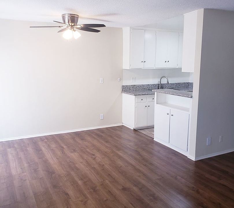 1st image of 17950 Burbank Blvd APT 3