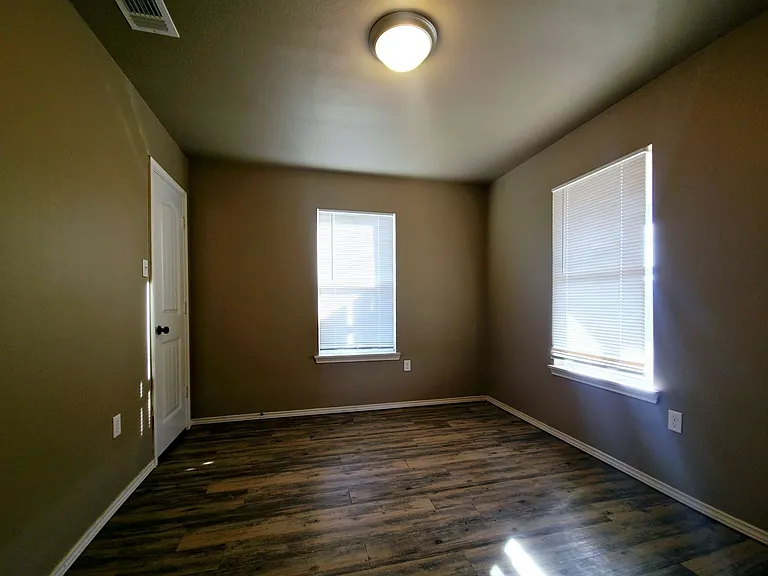 3613 E 3rd Pl — Photo 7