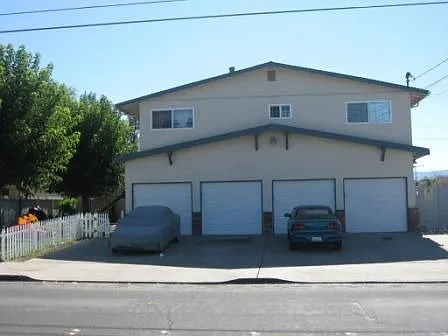 2907 Ladd Ave photo 1