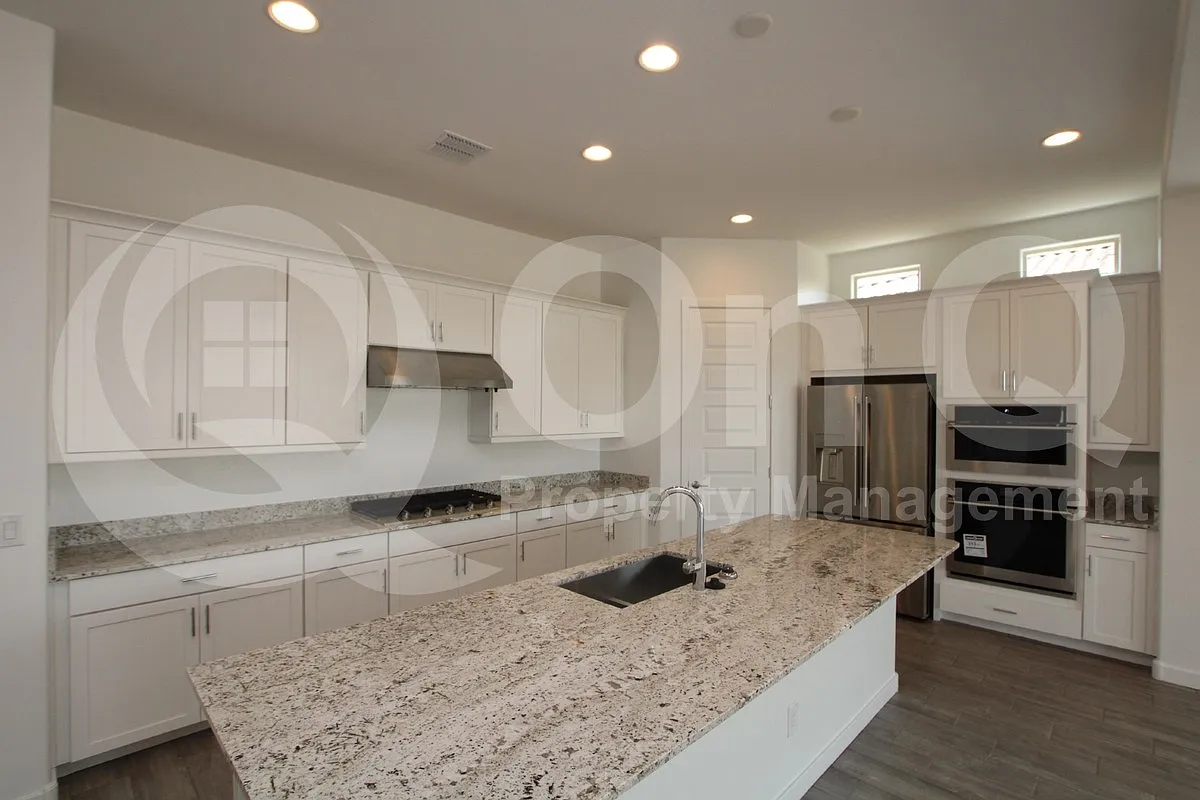 3 bed, 3.0 bath, 2187 sqft, $2,399 — Photo 2