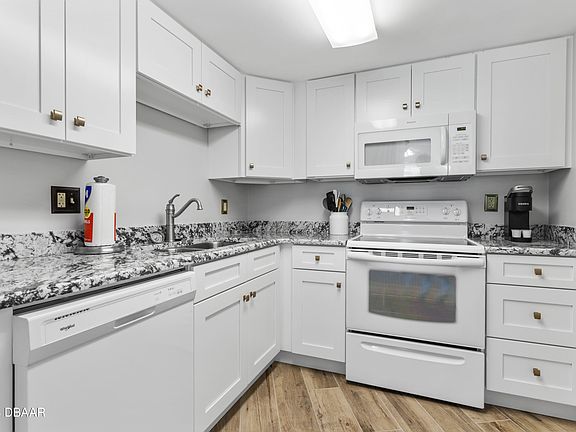 3rd image of 2625 S Atlantic Ave APT 12ASW