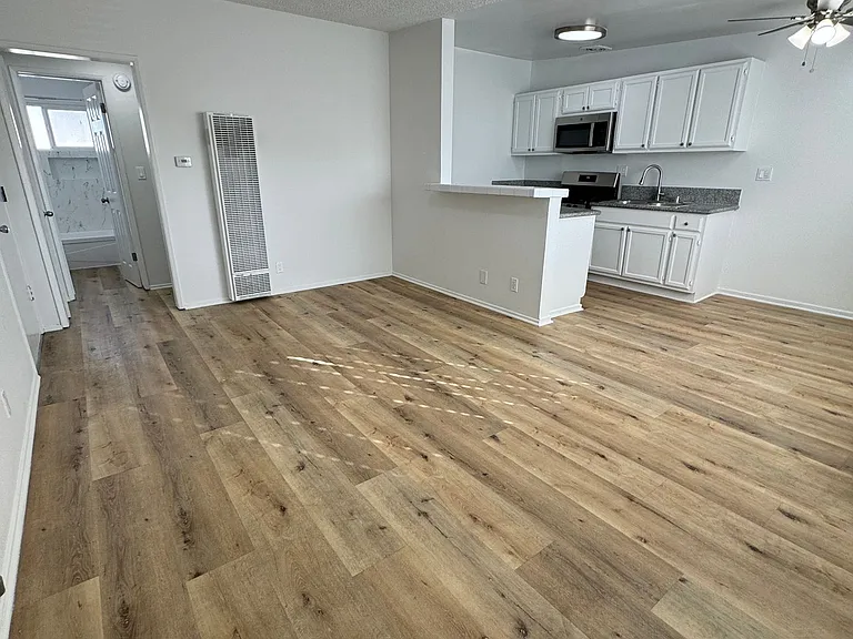 6944-6954 Coldwater Canyon Ave — Photo 5