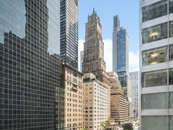 502 Park Avenue image 13 of 17