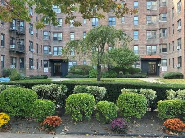 2220 Burnett St APT 1G, Brooklyn, NY 11229