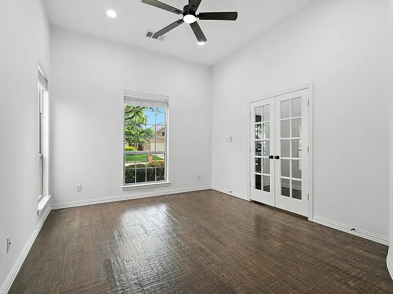 10421 Sexton Dr — Photo 15