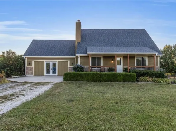 9607 E Seville Cir, Peculiar, MO 64078