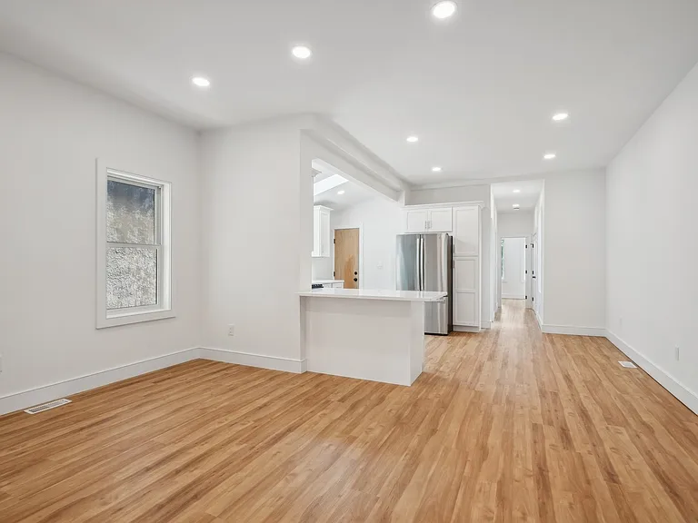 215 Harrison Ave #1 — Photo 8