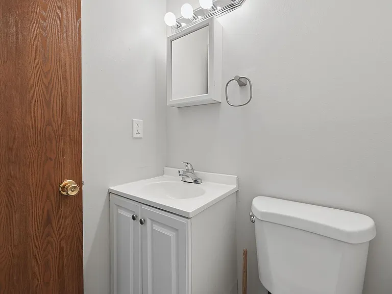 1400 Country Side Dr — Photo 8