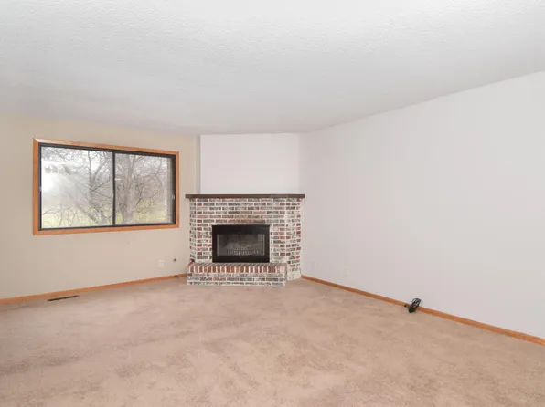 14306 Fairway Dr, Eden Prairie, MN 55344