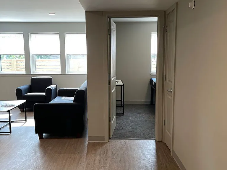 126 College Ave — Photo 4