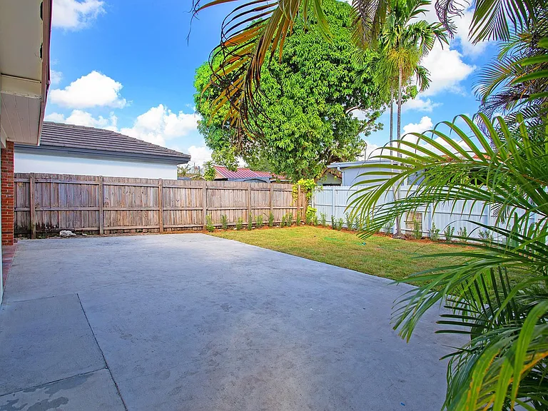 391 NW 58th Ave — Photo 44