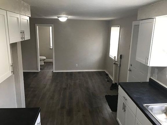 5th image of 815 Dawson St APT 1