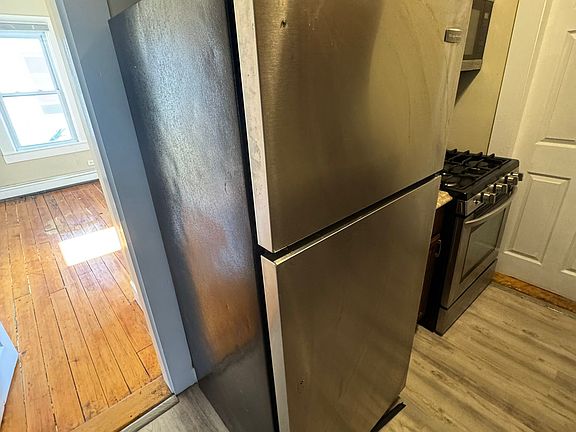 4th image of 13 Sanford St #2