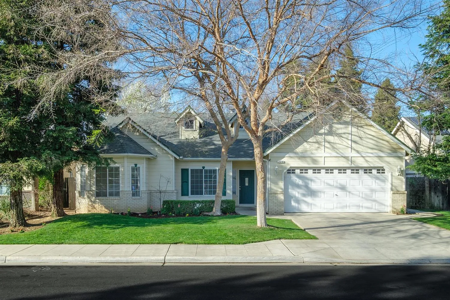 2678 E Cole Ave photo 1