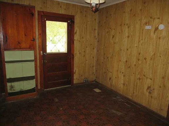 4th image of 798 W 72nd St