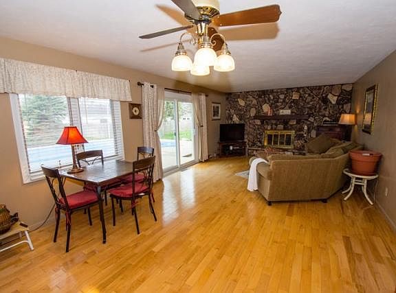 3rd image of 155 Woodhill Ln