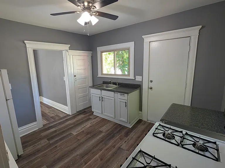115 S Commonwealth Ave #1 — Photo 12