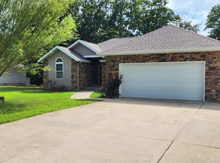 231 Craig St, Reeds Spring, MO 65737