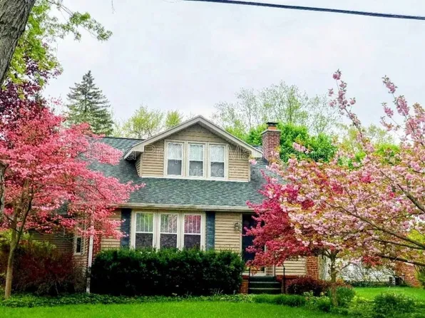 1526 Royce Ave, Kalamazoo, MI 49001