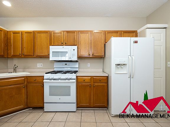 3rd image of 49417 Plymouth Way
