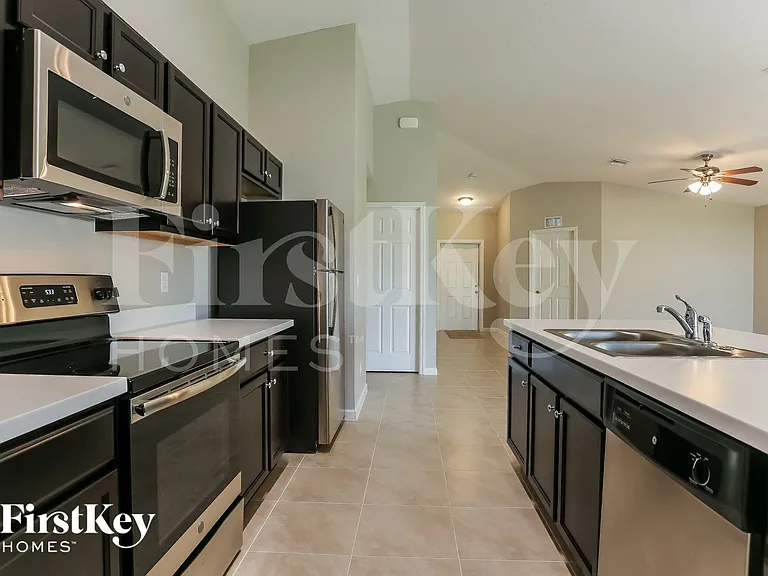 729 SW Estate Ave — Photo 6