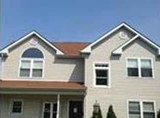 31 Walnut St, Edison, NJ 08817