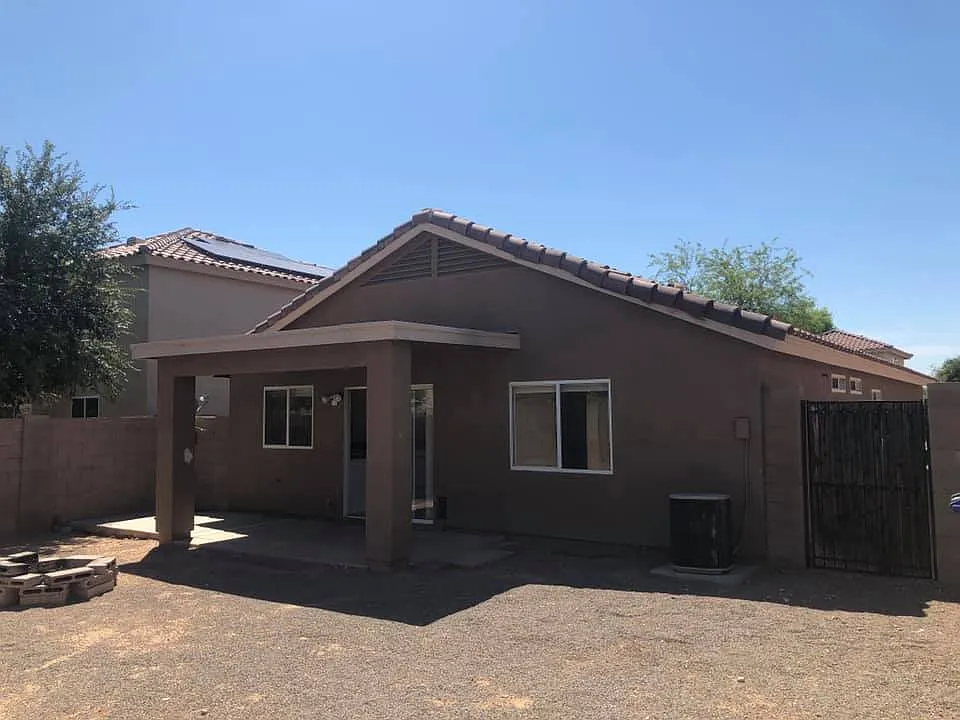 3 bed, 1090 sqft, $1,700 — Photo 2
