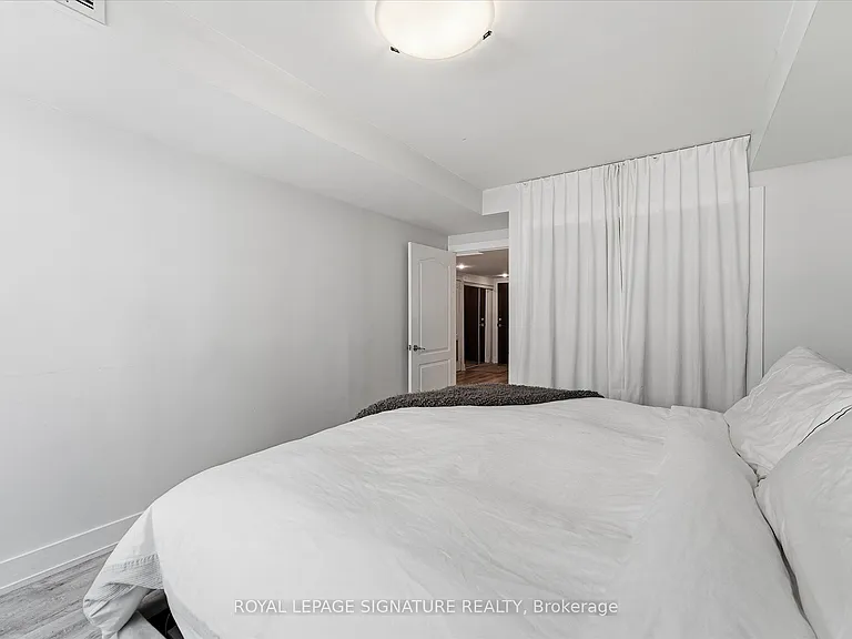 263 Wellington St W #301 — Photo 13