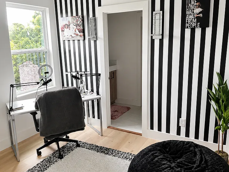 2208 Bleker St — Photo 4