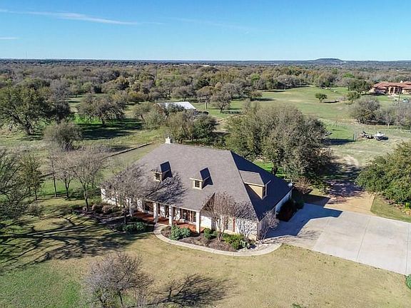 3rd image of 100 Quarterhorse Ct