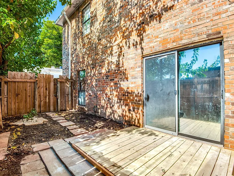 2815 Reagan St #2 — Photo 13