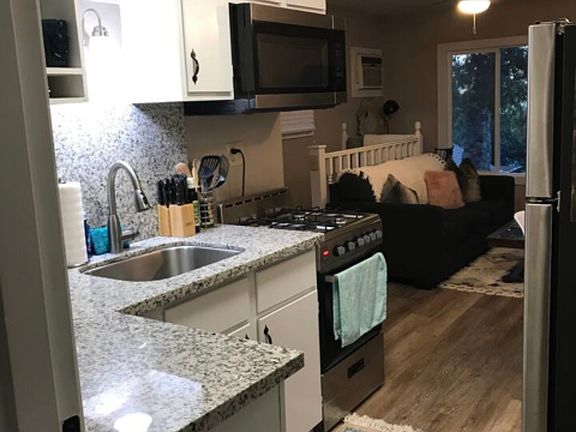 5th image of 783 N Village Ln