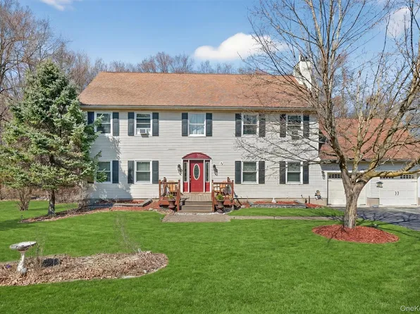 9 Megan Lane, Campbell Hall, NY 10916