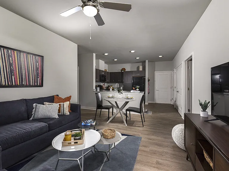 Sundale Flats — Photo 10