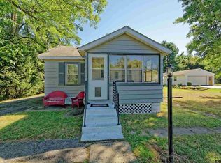 8 Farley Pl, Glenville, NY 12302