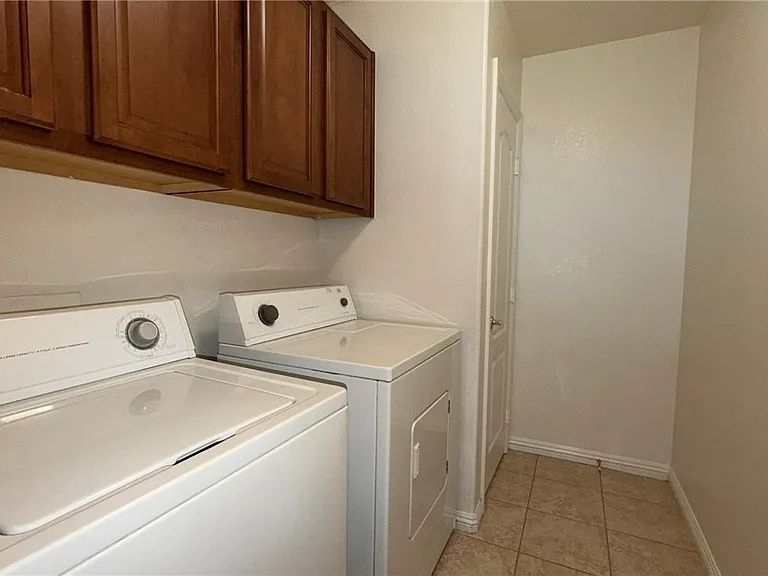 8493 Gardena Hills Ave — Photo 22