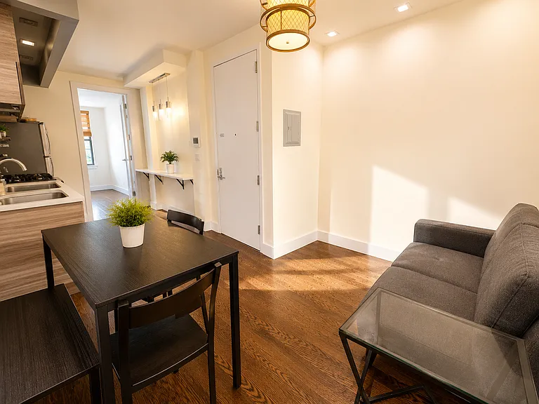 31 Locust St #2A — Photo 3