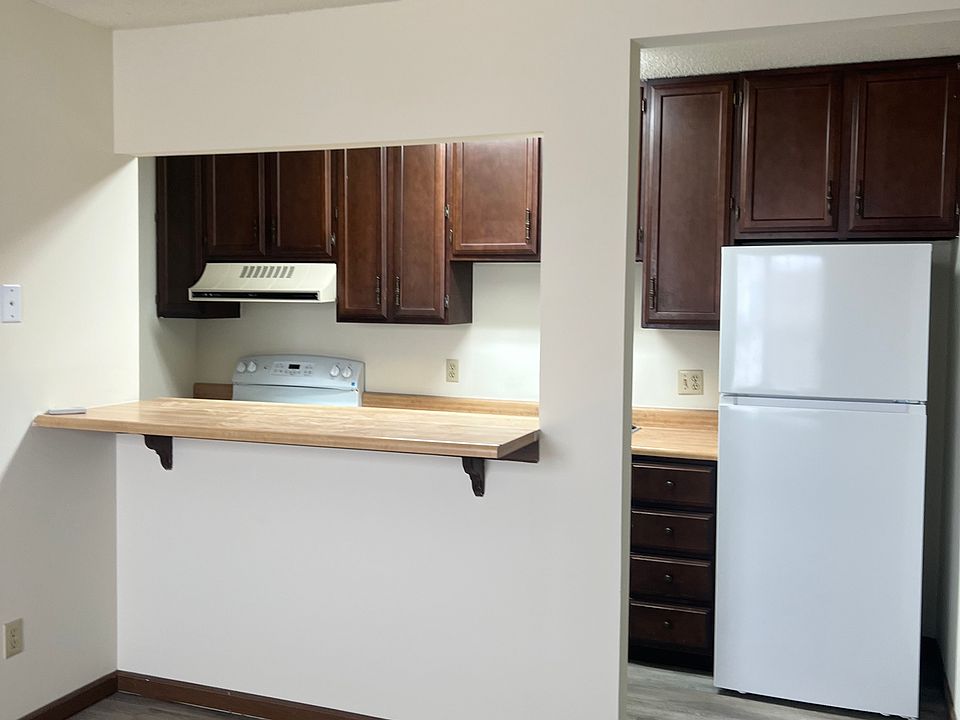 1st image of 1520 Main St #28