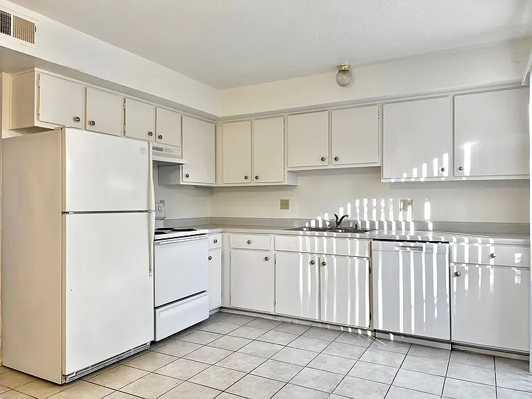 805 South St #9 — Photo 2