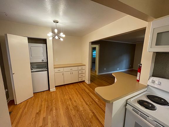 2nd image of 4414 N Harvey Pkwy #D
