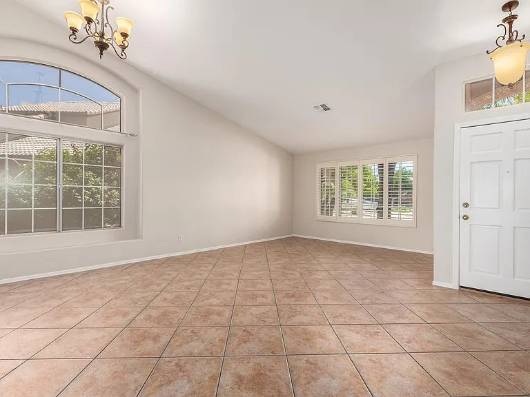 4830 W Geronimo St — Photo 2