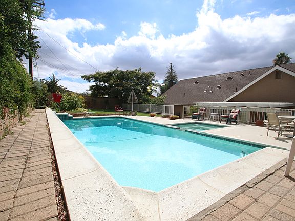 3rd image of 11763 Grant Dr