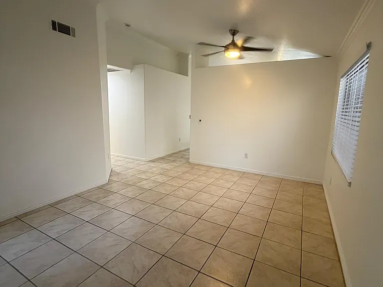 542 W Princeton Ave — Photo 5