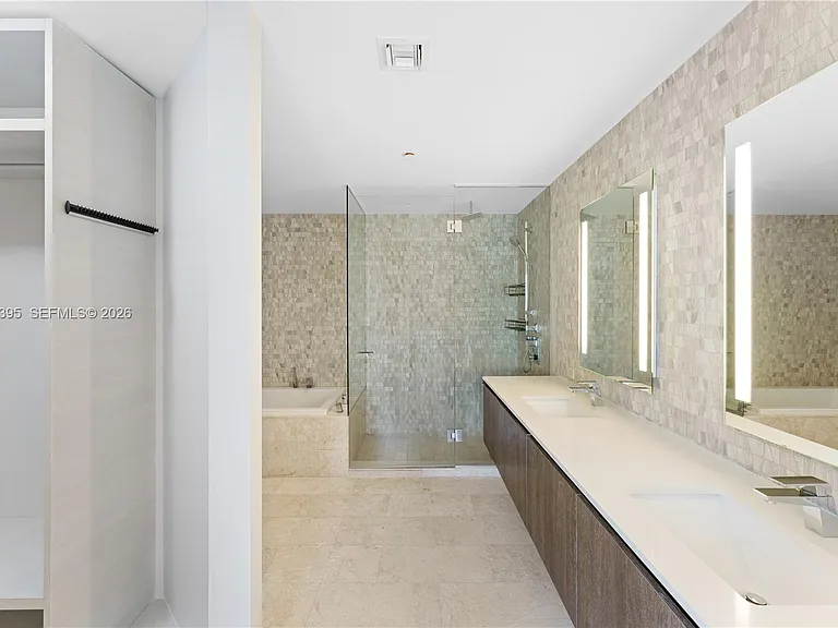 88 SW 7th St #712 — Photo 12