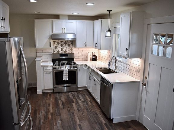 5th image of 6715 Parkway Dr