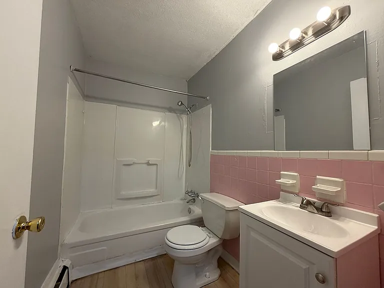 Cedar Chase Apartments — Photo 17