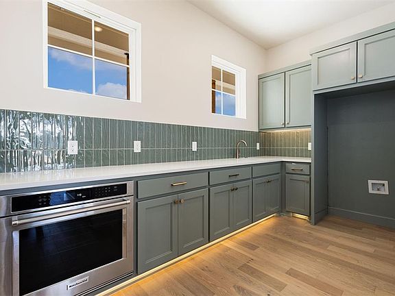 4th image of 8101 Amber Ridge Dr