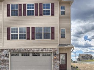 107 Crest Vw, Carlisle, PA 17013