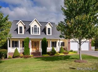 55 Candlewood Dr, Weaverville, NC 28787