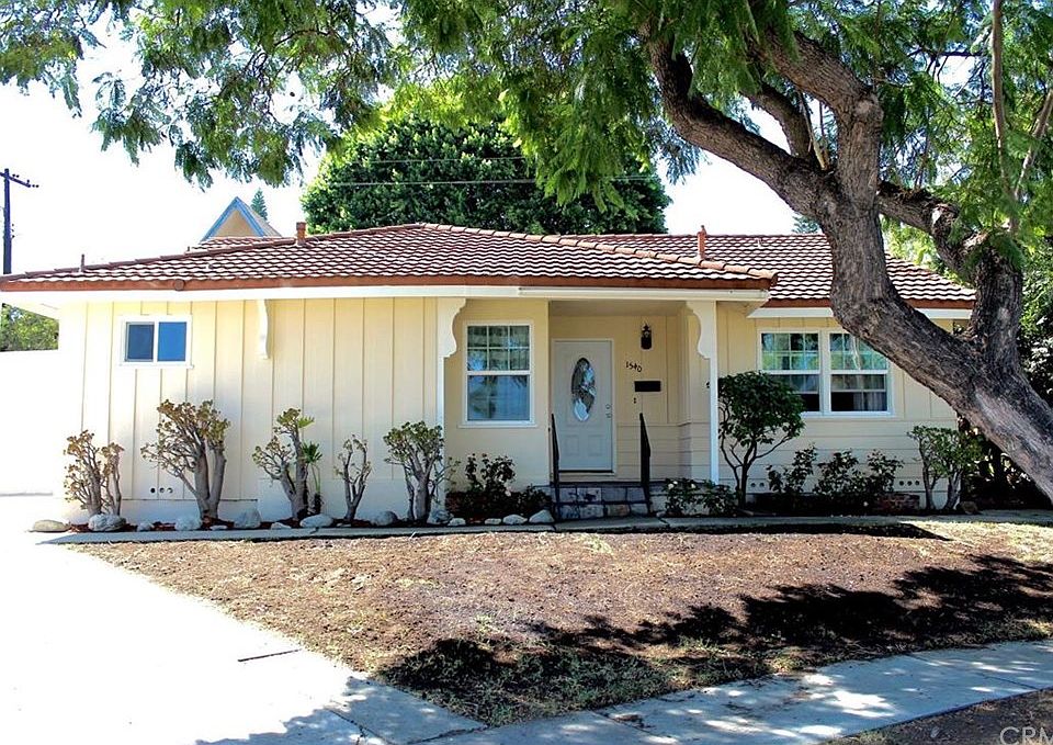 2nd image of 1540 El Portal Ct